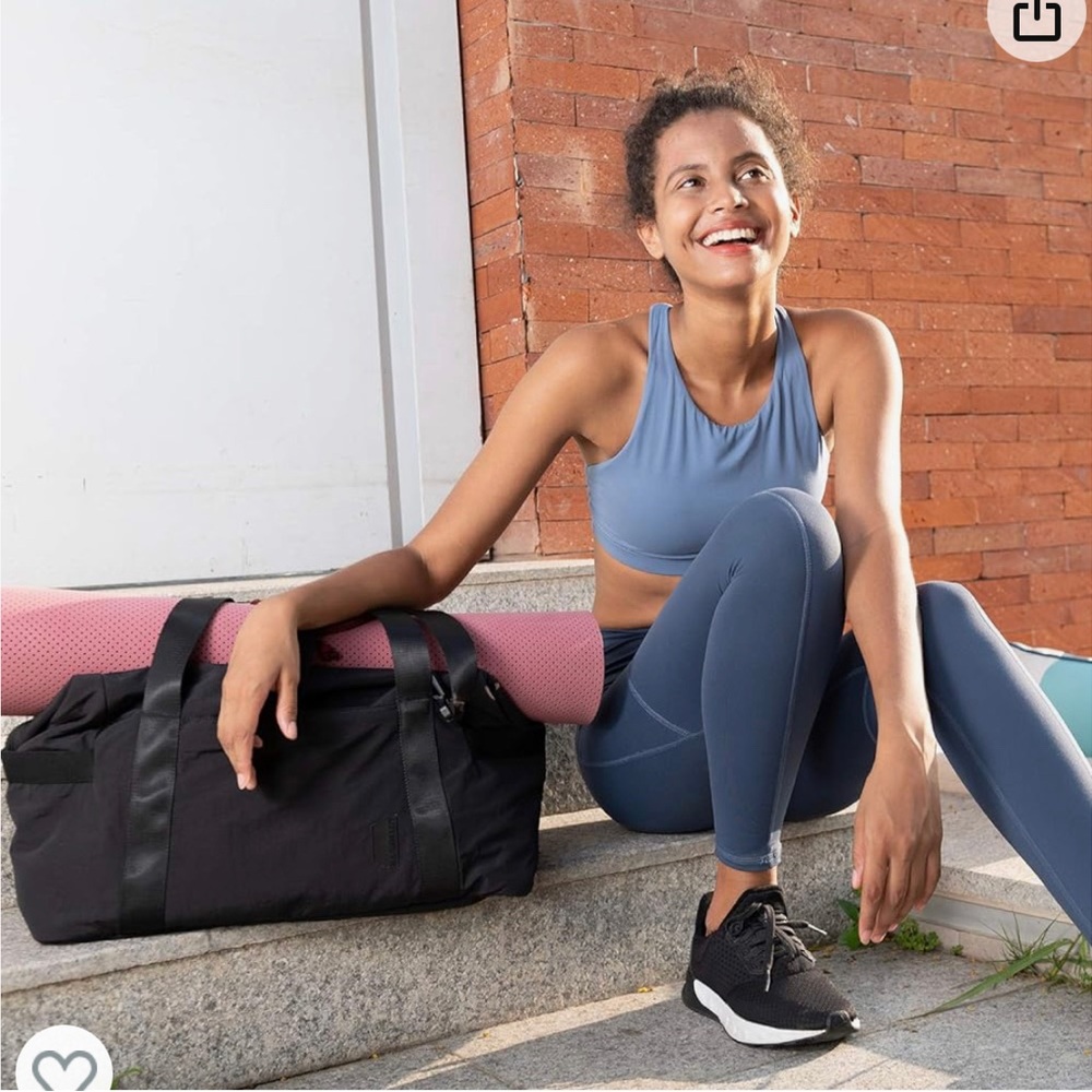 Weekender Bag - Picture 2 of 6